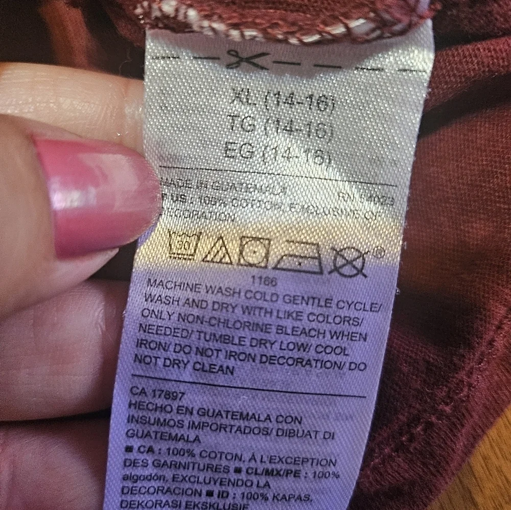 Old Navy burgundy short